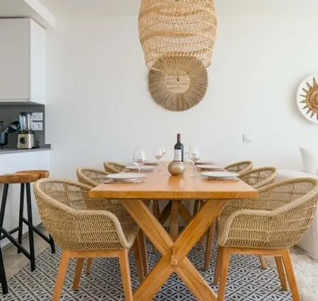 Апартаменты Luxury Boho Penthouse W/jacuzzi